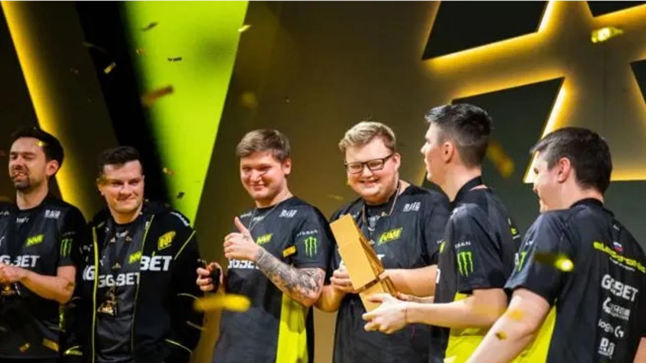 却展现出顽 却展现出顽