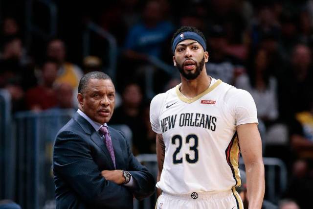 毫不拖泥带 毫不拖泥带