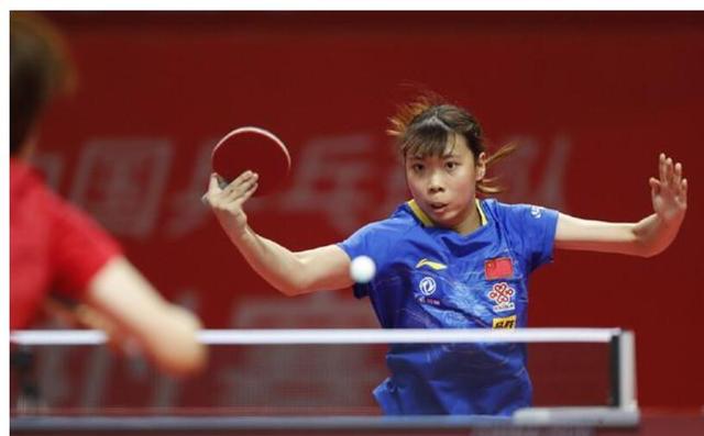 足球场上 足球场上